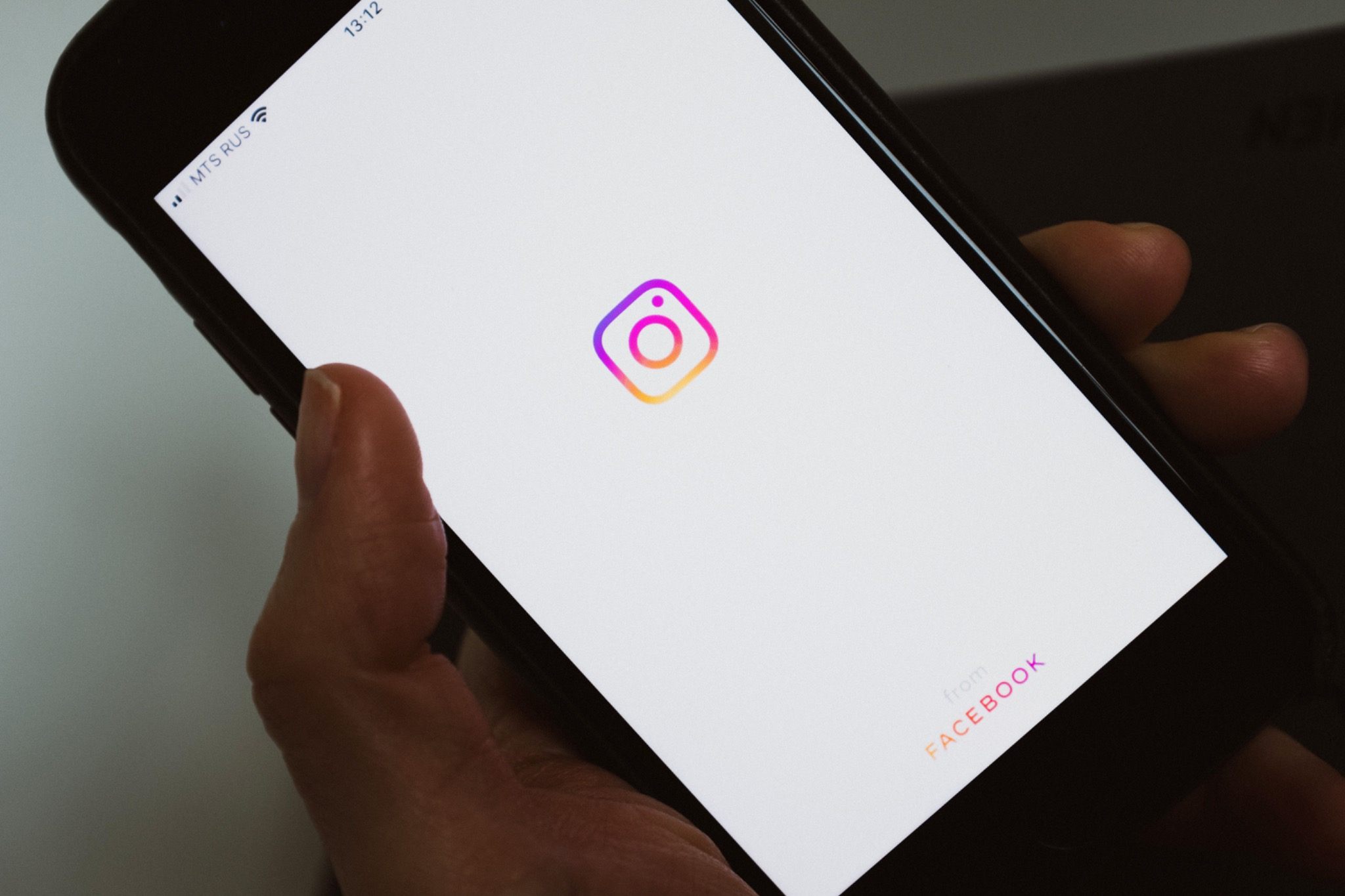 Instagram marketing per hotel: strategie, contenuti e campagne per aumentare le prenotazioni dirette